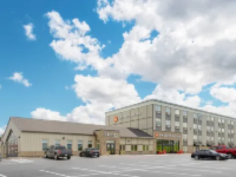 อัมสเตอร์ดัม อินน์ & สวีทส์, แอน แอสเซนด์ คอลเลกชัน โรงแรม โรงแรมในCarleton County