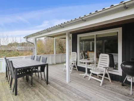 "Iris" - 300m from the Sea