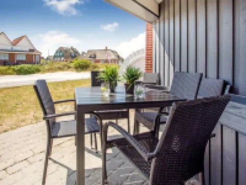 "Milly" - 100m from the Sea