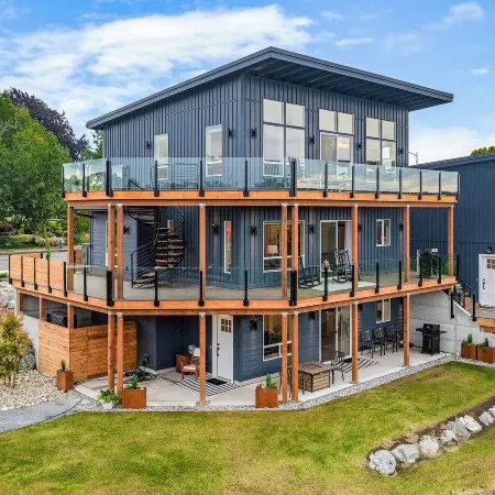 Stonegrove Residence