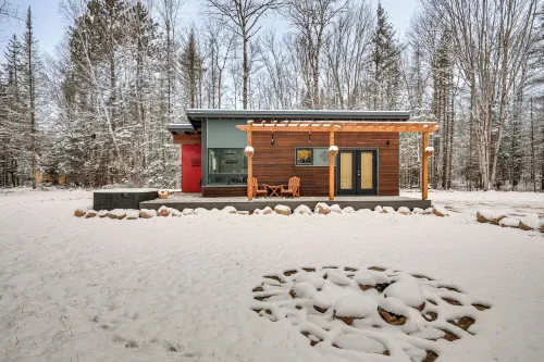 Private Hot Tub: Waterfront Home Along Eagle River - Hot Tub