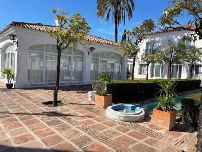 Añoreta Suites Отели рядом с достопримечательностью «Benajarafe Malaga»