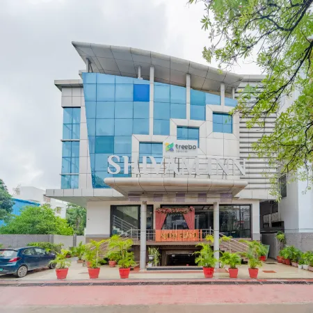 Treebo Shivam Inn Near Singapore Mall