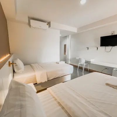 Baan Nai Vieng Hostel Отели рядом с достопримечательностью «Храм Мингуан»