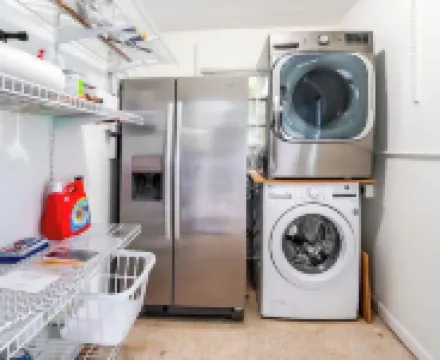 Relaxing Family vacation  with Pool near Cruise, Airport, beach, downtown Hotels in Oakland Park