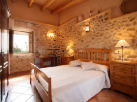 Country House Mallorca with Pool & Views Hoteles en Búger