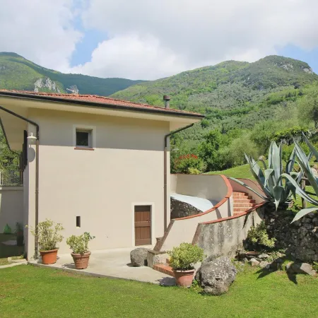 Villa in Camaiore with Panoramic Mountain Views
