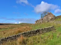 Barn in Peak District with Countryside Views