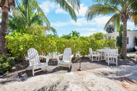 Driftwood at Anna Maria Island Inn Отели рядом с достопримечательностью «Alvin's Island - Holmes Beach #753»