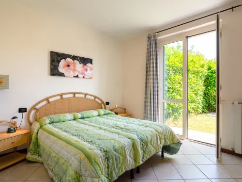 Apartment in Salo with Pool and Olive Groves