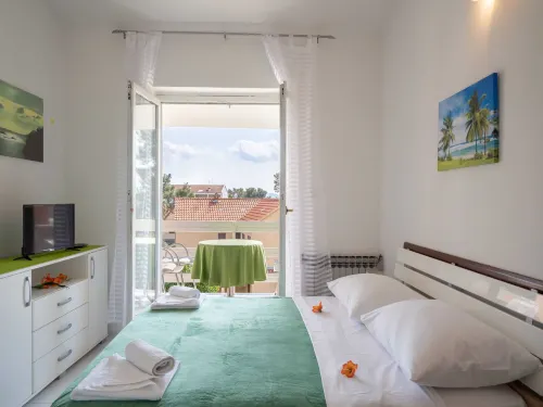 LaidBack Apartments - Comfort One Bedroom Apartment with Balcony and Sea View (Green) - balcony