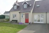 Family friendly house 200m from the sea. Hoteles en The Havens