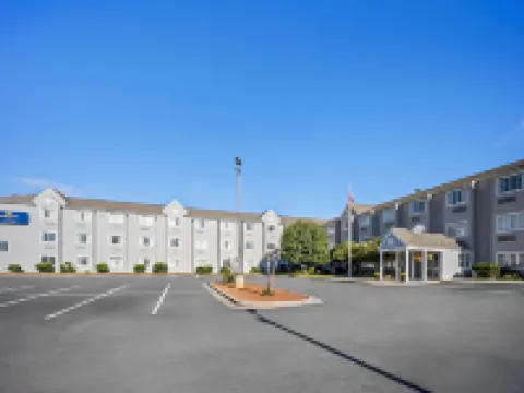Microtel Inn & Suites by Wyndham Greensboro Hotels in Guilford County