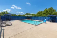 Days Inn by Wyndham Temple - Pools