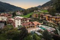 Boutique Hotel e Chalets Salvadori Hotels in Pellizzano