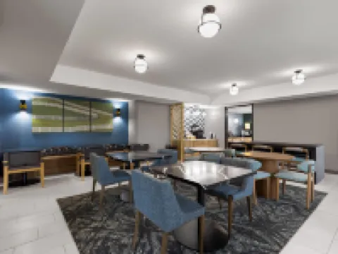 La Quinta Inn & Suites by Wyndham Lexington South / Hamburg Hotels in Lexington