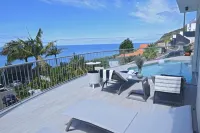 Fuga para o mar com piscina privada