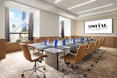 M Social Hotel New York Downtown Отели рядом с достопримечательностью «St Elizabeth Ann Seton Shrine»