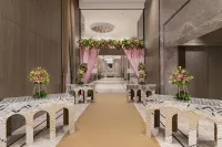 كراون بلازا لاكنو ا بي آيتش جي