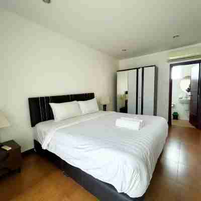 3BR Villa Rooftop Pool Gym Near BeachV28 Rooms