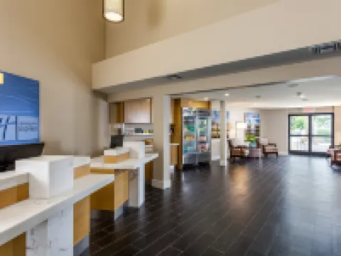 Holiday Inn Express & Suites LA JOLLA – WINDANSEA BEACH by IHG Hotels in La Jolla