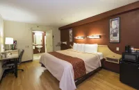 Red Roof Inn Cincinnati - Sharonville Hotels in Woodlawn