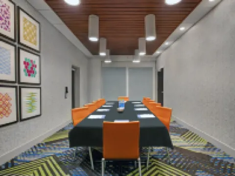 Holiday Inn Express & Suites MILWAUKEE - BROOKFIELD by IHG Hotels in Brookfield