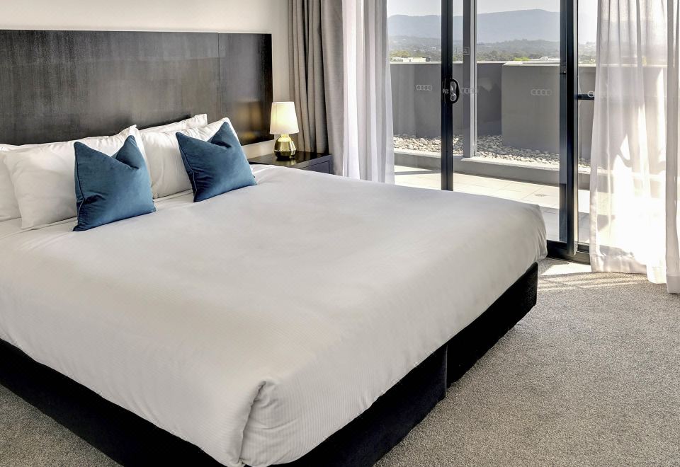 Mantra Wollongong Hotel Over view