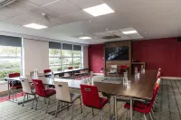 Holiday Inn Express Glasgow Airport