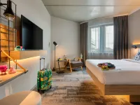 Moxy Hamburg - Finkenwerder Hotels near Cranz