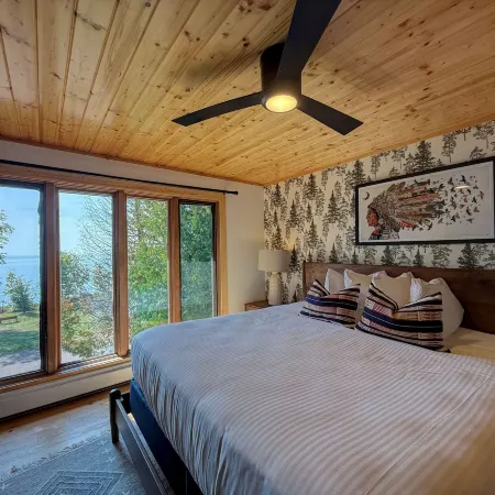 Thomsonite Beach Inn
