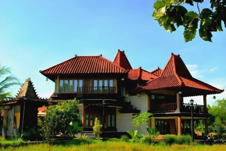 Java Village Resort by Homee Yogyakarta Отели в г. Sleman