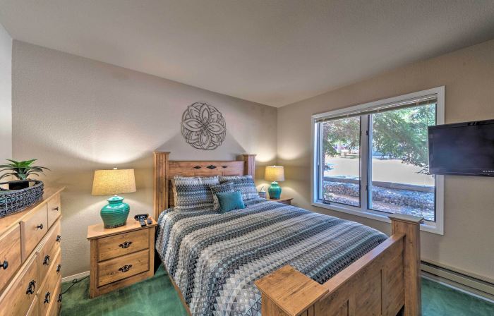 Cloudcroft Townhome w/ Deck - 1 Mi to Burro Ave!