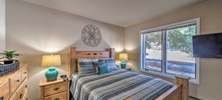 Cloudcroft Townhome w/ Deck - 1 Mi to Burro Ave! Hotels in Otero County