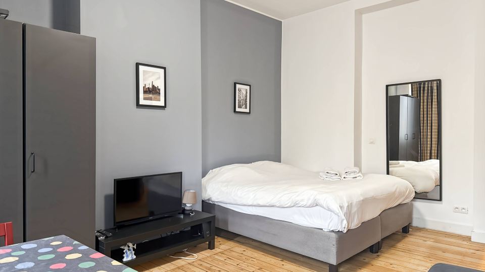 New Self Check In Studio 2 Floor Near Chatelain