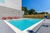 Tru by Hilton Pensacola I-10 North Davis Highway - Family