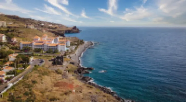 Sunrising Apartment by Atlantic Holiday