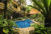 Royal Hotel and Convention Tretes - Pools