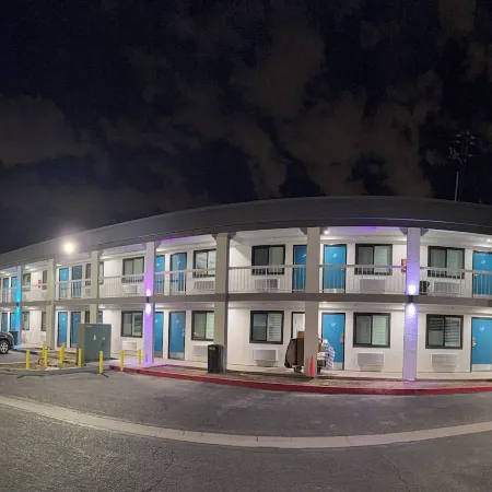 Royale Inn Motel