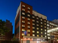 Holiday Inn Express & Suites Bronx - Zoo Area by IHG Hotels near Audubon Playground