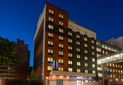 홀리데이 인 익스프레스 & 스위트 브롱크스