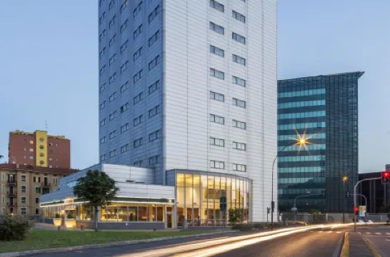 AC Hotel Milan Sesto Отели рядом с достопримечательностью «Archivio Giovanni Sacchi»