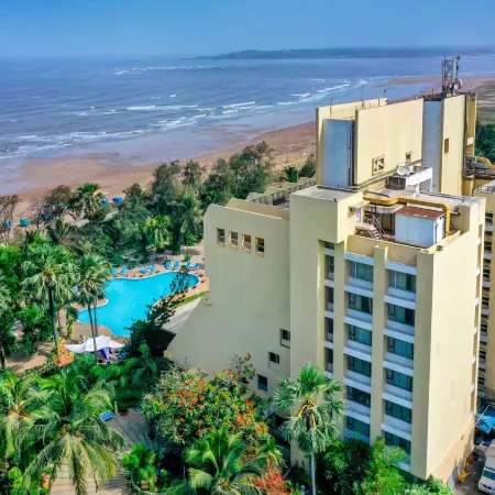 The Resort Отели рядом с достопримечательностью «Пляж Акса»