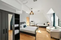 Penthouse • Fiserv, Bars, Perks & Big City Views • Downtown Milwaukee - Jacuzzi