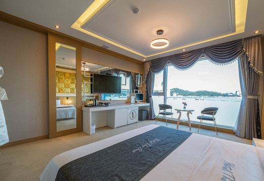 여수 호텔 실내