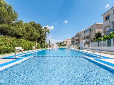 Ground floor apartment with terrace and pool