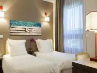 Cozy Retreat Near Geneva for 2 Guests Hotels in Annemasse