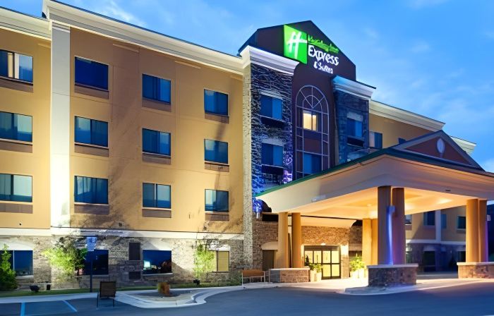 Holiday Inn Express & Suites Mount Airy by IHG