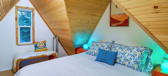 Adorable A-Frame Cabin, Steps to Lake Cushman! Hotels in Mason County