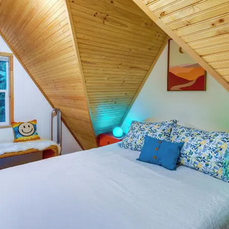 Adorable A-Frame Cabin, Steps to Lake Cushman!